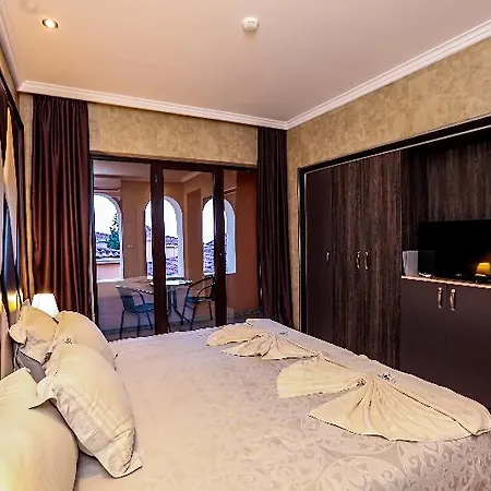 منتجع Elenite Premium 5*